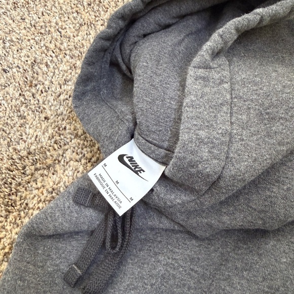Men’s Nike Hoodies - Picture 4 of 5